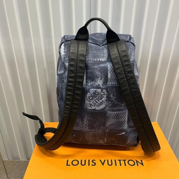 Louis Vuitton Discovery Backpack Damier Salt Marine- PERFECT- never used! - Picture 3 of 5